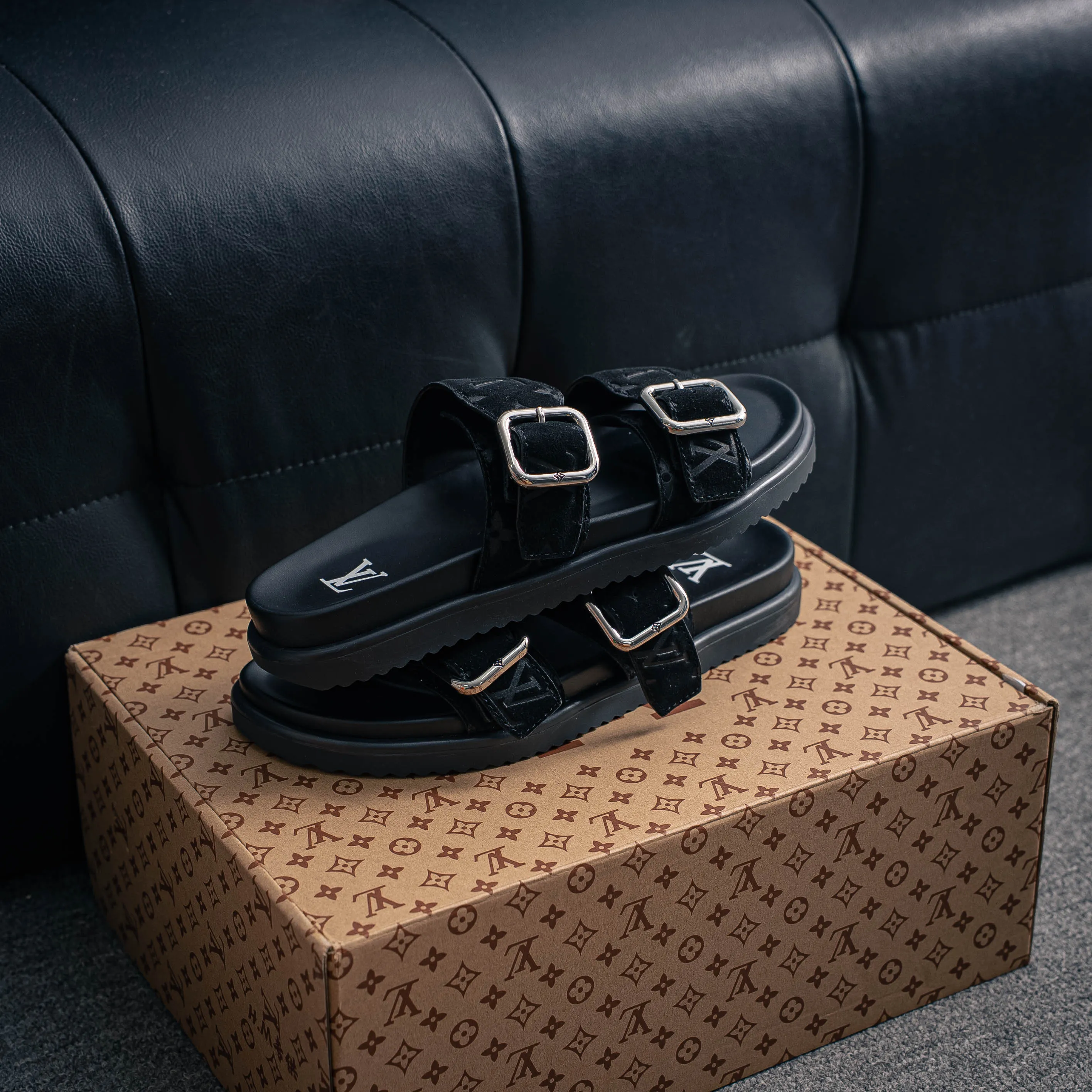 # LOUIS VUITTON ｜ 2026ss LOUIS VUITTON Venice Cowhide Leather Shoes Shoes Sandals 。 Cowhide Leather ，Shoes